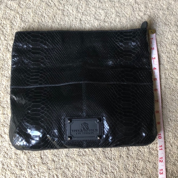 Rock & Republic snakeskin clutch - Picture 1 of 8